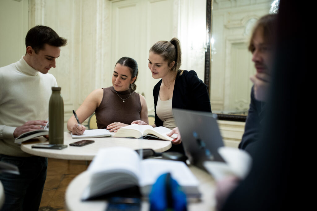 Bachelorstudiengang Internationale Beziehungen Beitragsbild