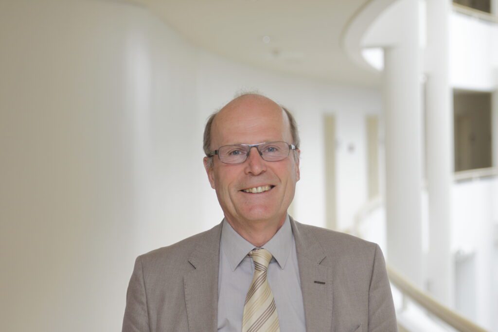 Prof. Dr. Marcel TYRELL (Professor für Banking and Finance an der Universität Witten/Herdecke)