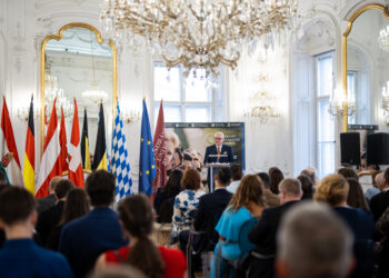 Feierliche Jahreseröffnung und Diplomübergabe Titelbild
